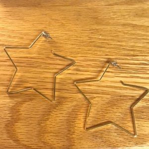 urban outfitters gold star earrings